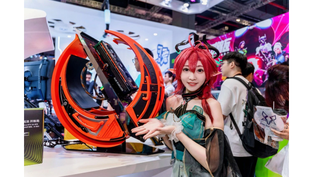 「万丽星舰」主题 MOD主机炫酷美图！